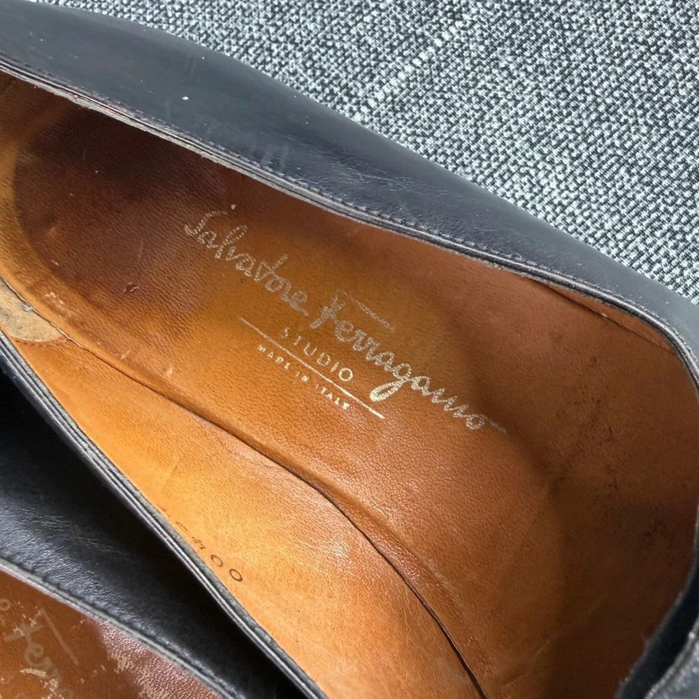 Salvatore Ferragamo Tassel Loafers Mens 9.5 D Black Leather Studio Made in Italy